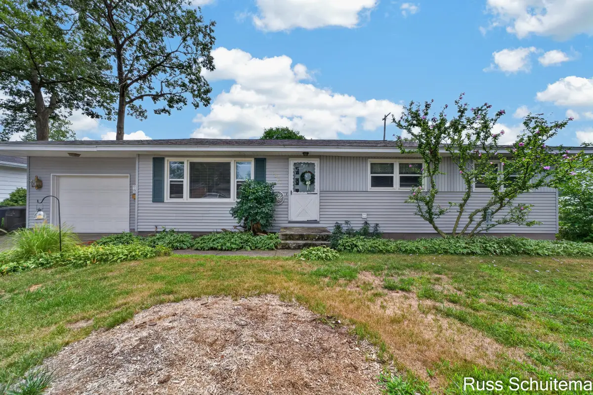 1501 Greenwich Road, Roosevelt Park, MI 49441 - #1