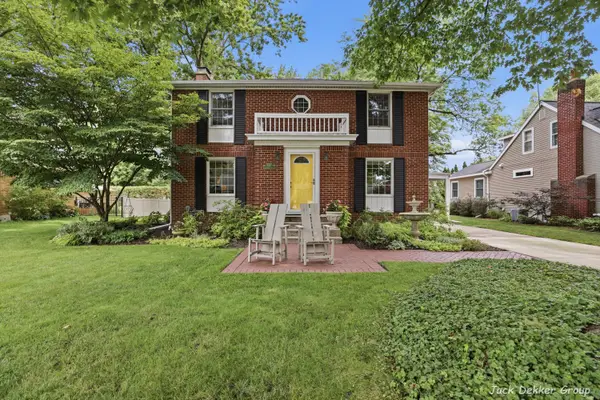 445 W Lawrence Avenue, Zeeland, MI 49464