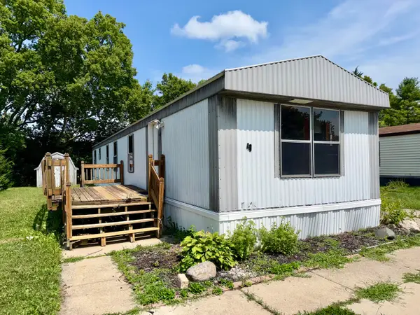 49 Tamarak Trail, Monroe, MI 48161