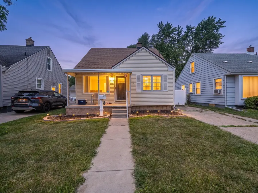 214 Cleveland Street, Trenton, MI 48183 - #2