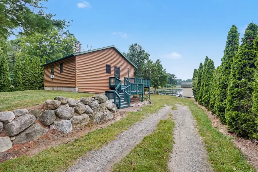 8215 S Island View Drive, Newaygo, MI 49337 - #3