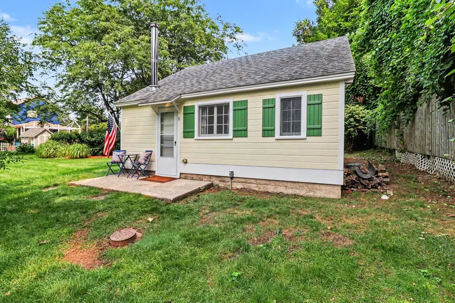 995 N Lakeshore Drive #6, Ludington, MI 49431 - #3