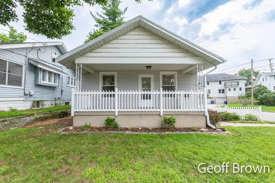 481 Graceland Street Ne, Grand Rapids, MI 49505 - #2