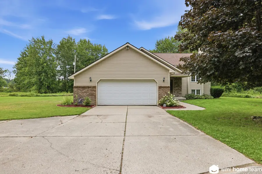 5303 Tiffany Avenue Ne, Rockford, MI 49341 - #2