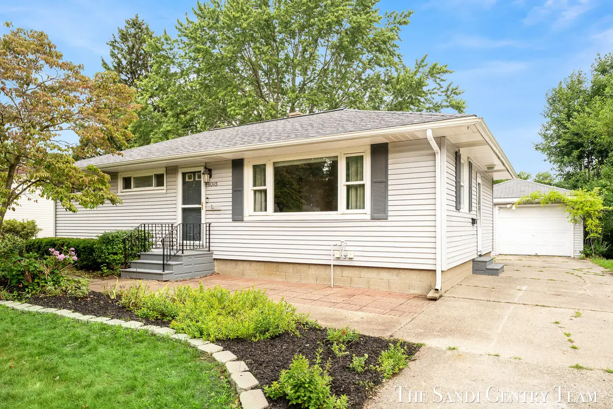 1015 Taylor Avenue, Grand Haven, MI 49417 - #1