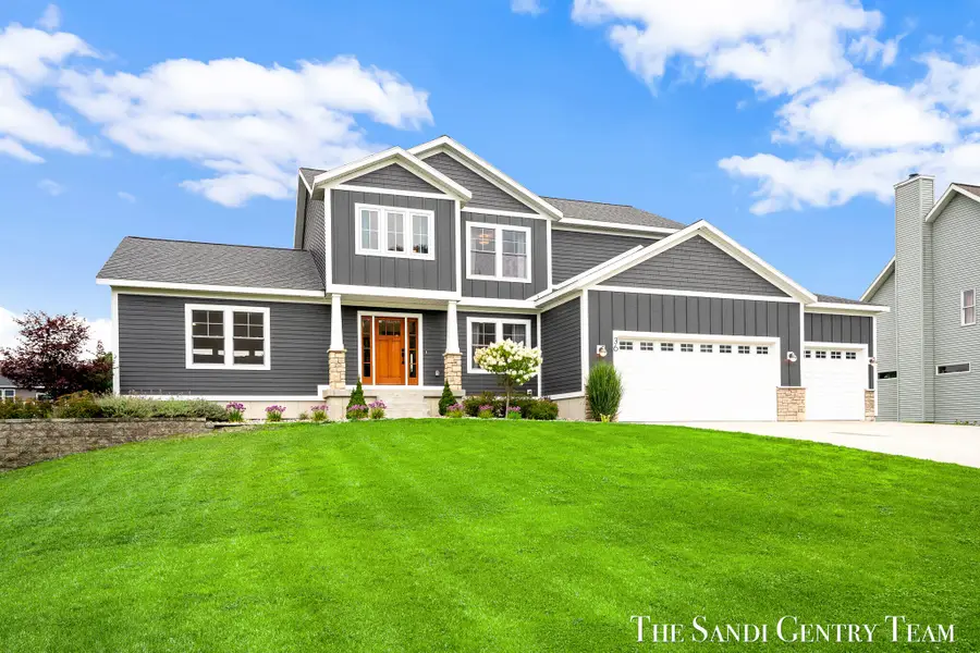 36 W Farr Road, Norton Shores, MI 49444 - #3
