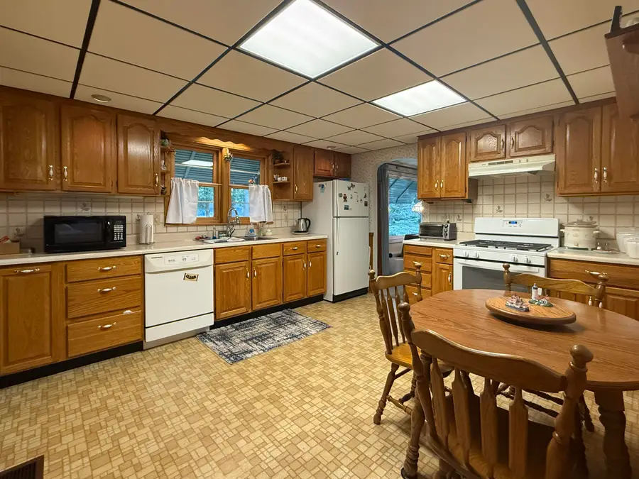 624 Helena Street, Dowagiac, MI 49047 - #3