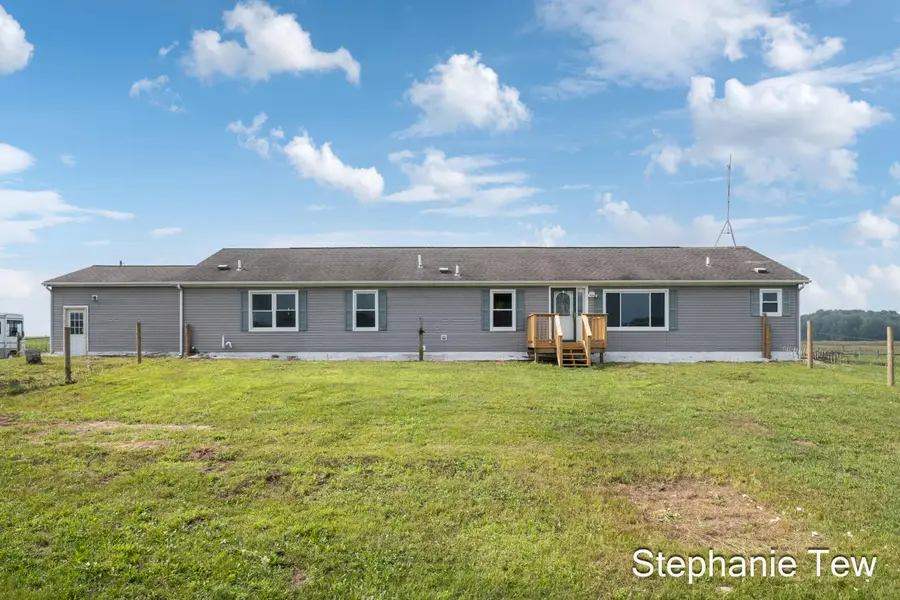 4155 N Neff Road, Edmore, MI 48829 - #3