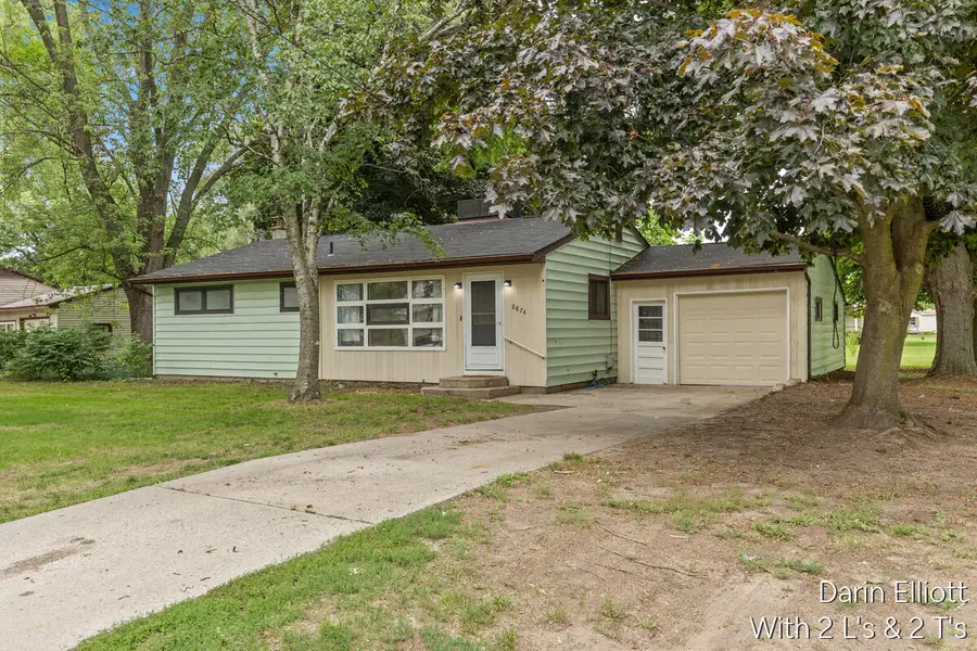 8874 Eastern Avenue, Greenville, MI 48838 - #2