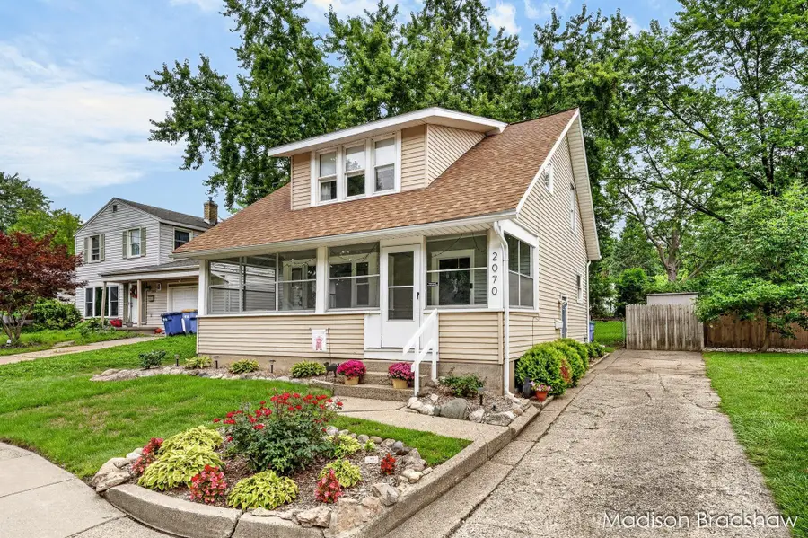 2070 Monroe Avenue Nw, Grand Rapids, MI 49505 - #3