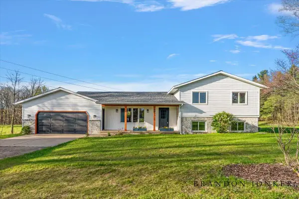 9095 76th Street Se, Alto, MI 49302