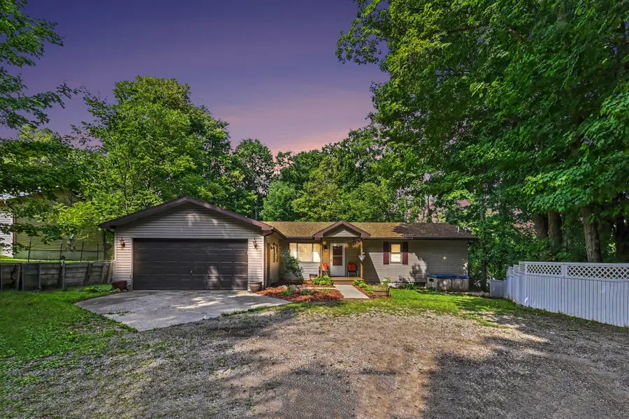 547 S Canal Street, Eaton Rapids, MI 48827 - #2