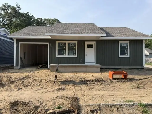 367 E Forest Avenue, Muskegon, MI 49442 - #1