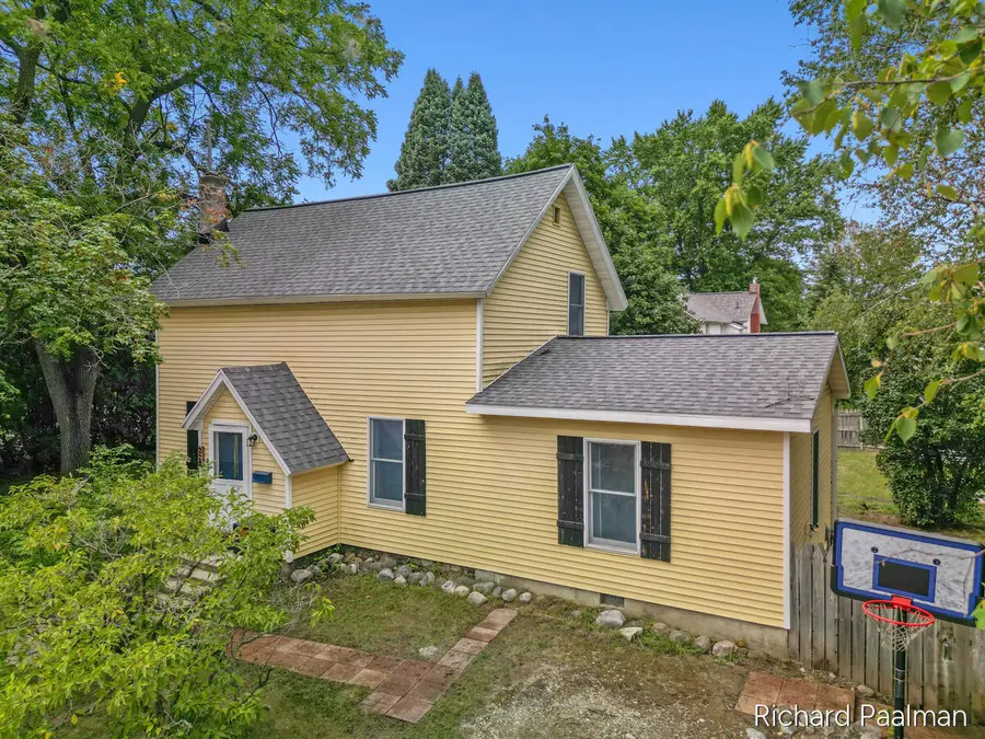 220 W Pere Marquette Street, Big Rapids, MI 49307 - #2