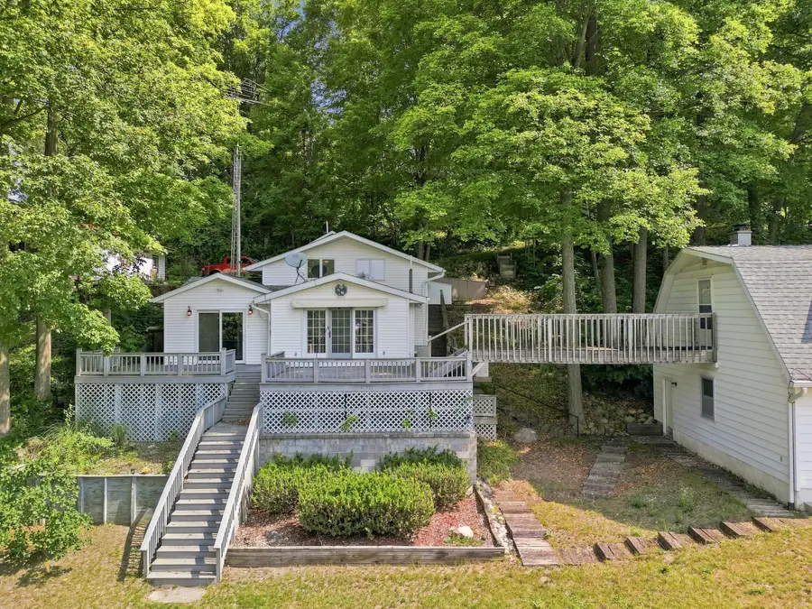 18934 Hillview Boulevard, Barryton, MI 49305 - #3