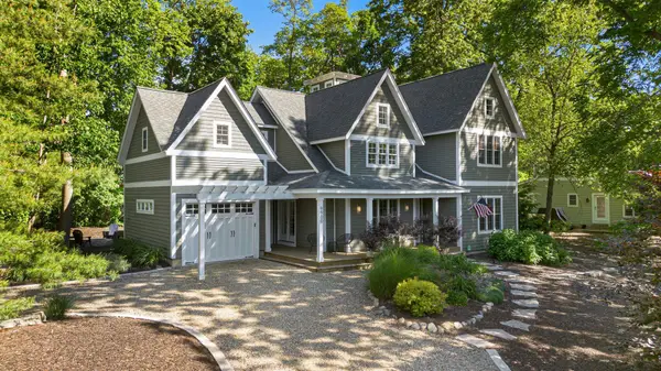 9900 Cottage Lane, Union Pier, MI 49129