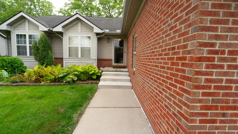9084 Colony Park Drive, Ypsilanti, MI 48197 - #2