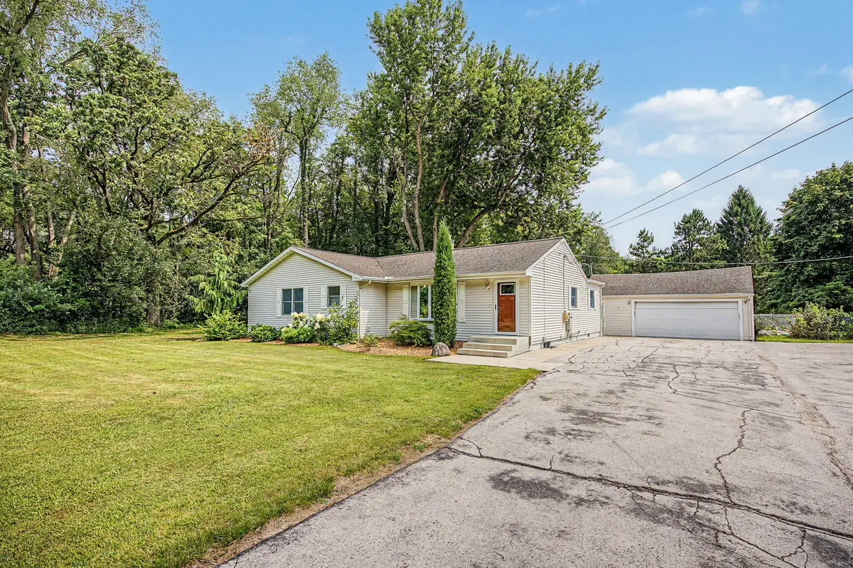 2511 Reynolds Road, Jackson, MI 49201 - #1