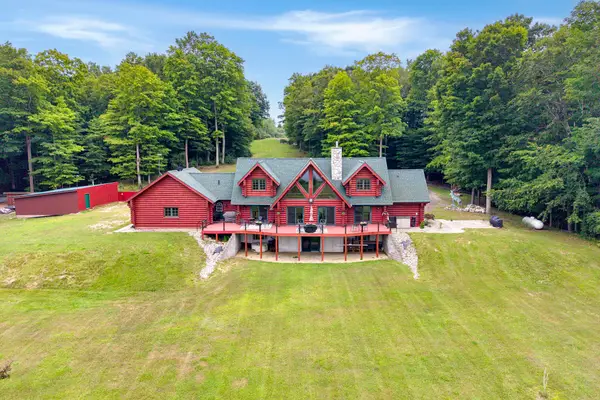 302 E Kott Road, Manistee, MI 49660