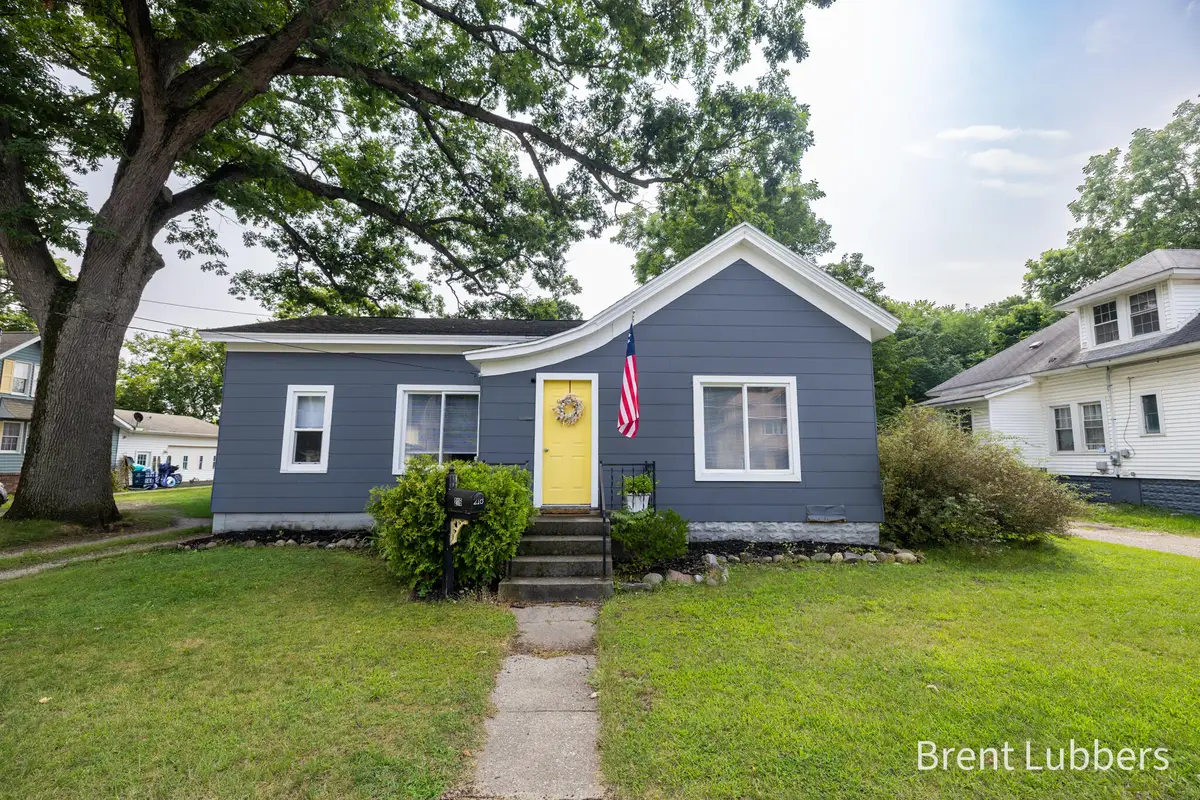 216 E Delaware Street, Decatur, MI 49045 - #1