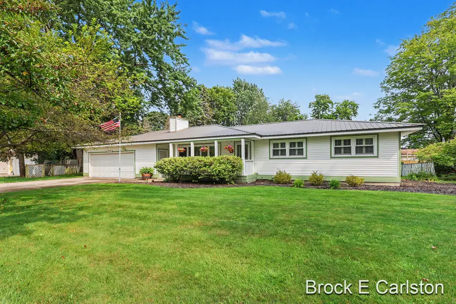 1576 Hendrick Road, Norton Shores, MI 49441 - #2