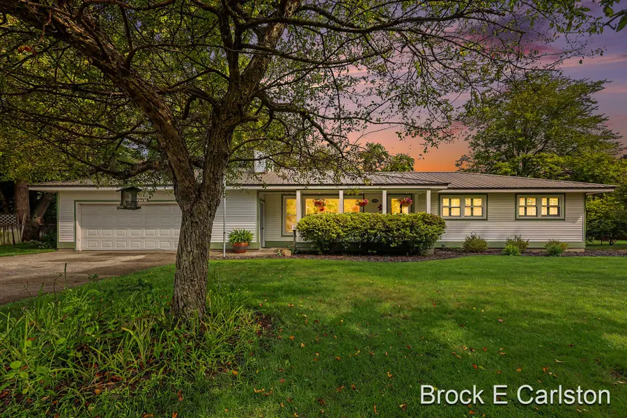1576 Hendrick Road, Norton Shores, MI 49441 - #3