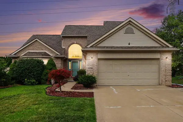 24788 Foxmoor Boulevard, Woodhaven, MI 48183