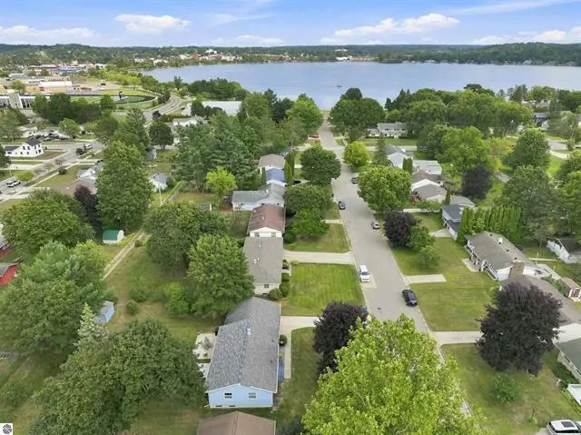 714 Sunset Lane, Cadillac, MI 49601 - #3