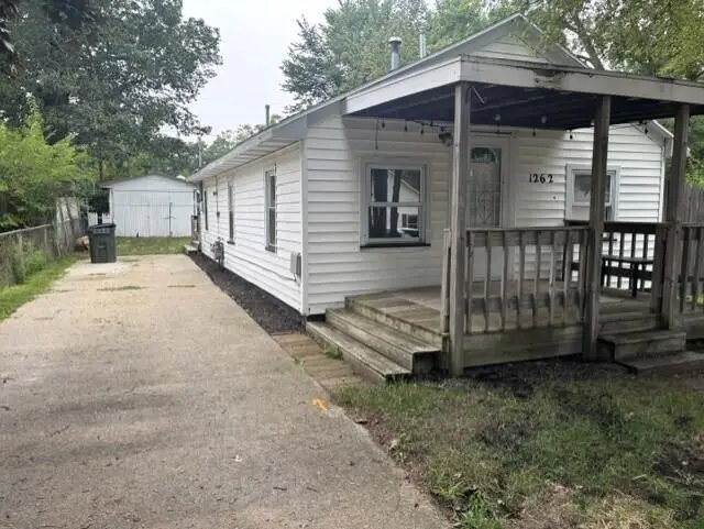 1262 W Langeland Avenue, Muskegon, MI 49442 - #1