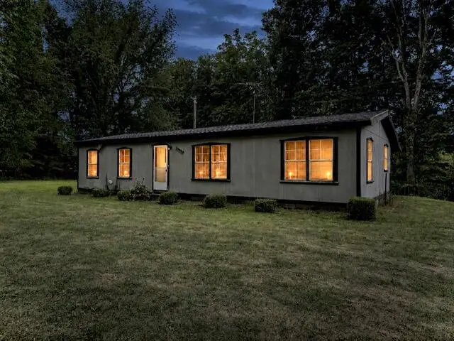 54223 Garrett, Dowagiac, MI 49047 - #2