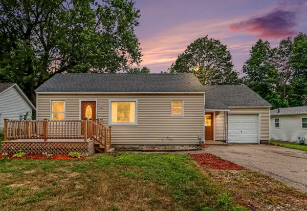 888 Riverview Drive, Plainwell, MI 49080
