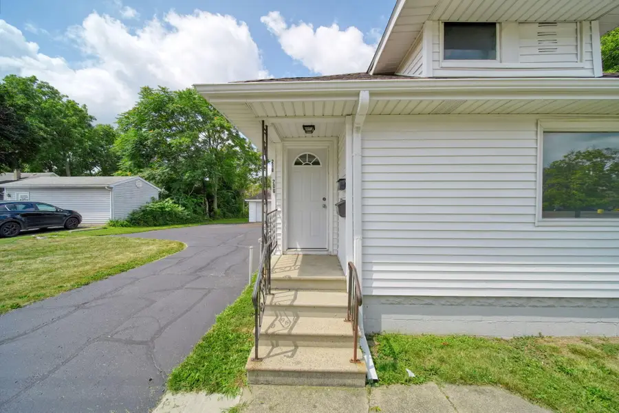 208 S Brown Street, Jackson, MI 49203 - #3