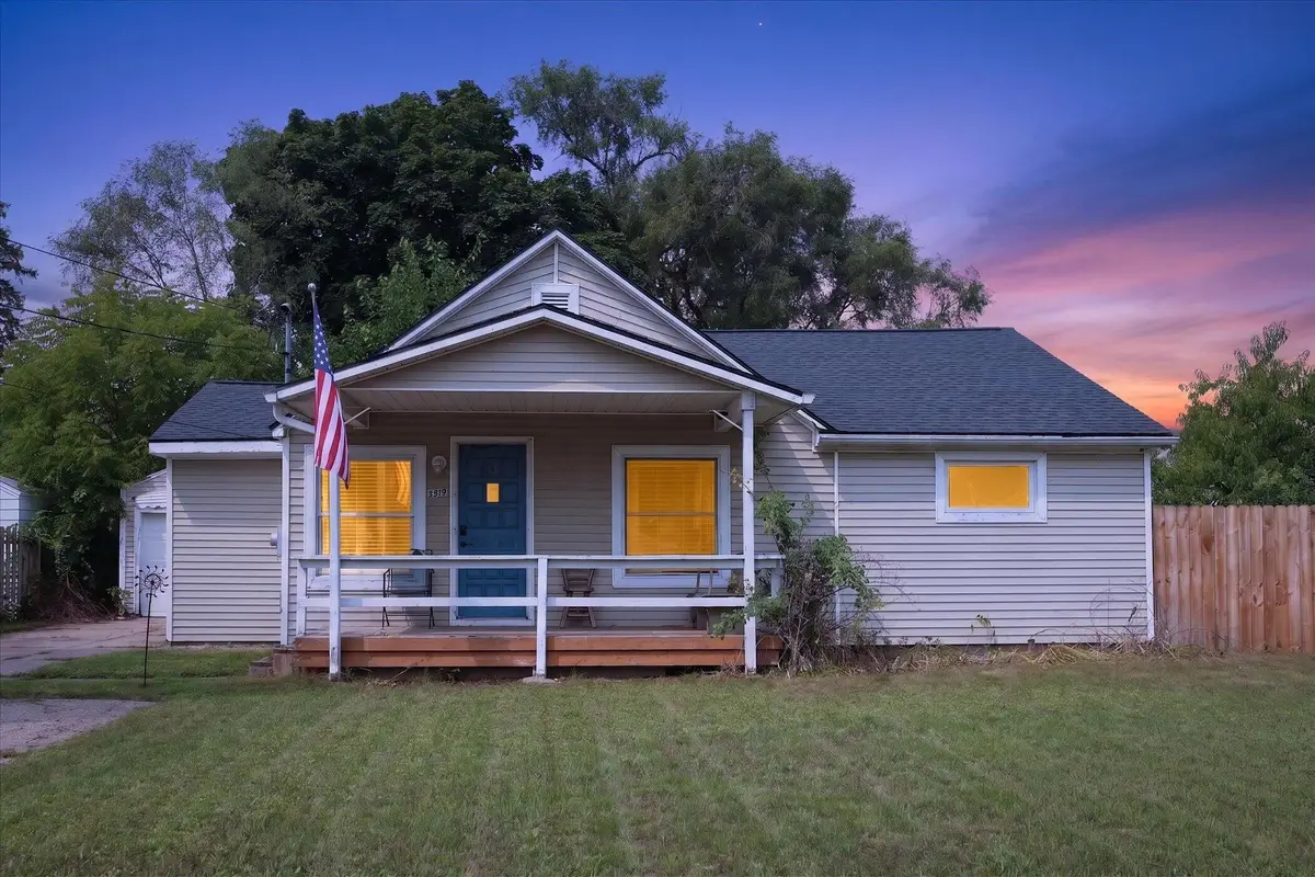3519 Raven Avenue Sw, Wyoming, MI 49509 - #1