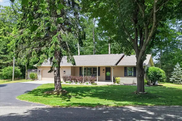 70070 2nd Avenue, South Haven, MI 49090