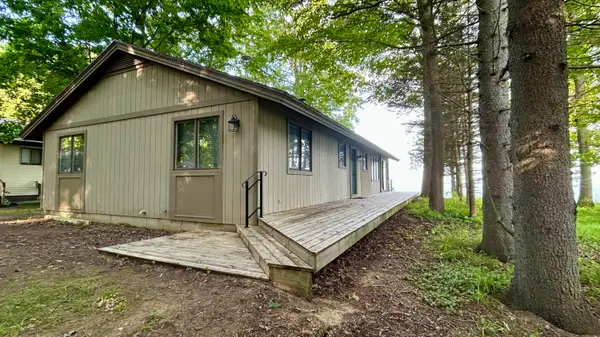 1196 Cherry Drive, South Haven, MI 49090