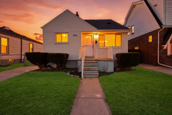 716 Mayflower Avenue, Lincoln Park, MI 48146