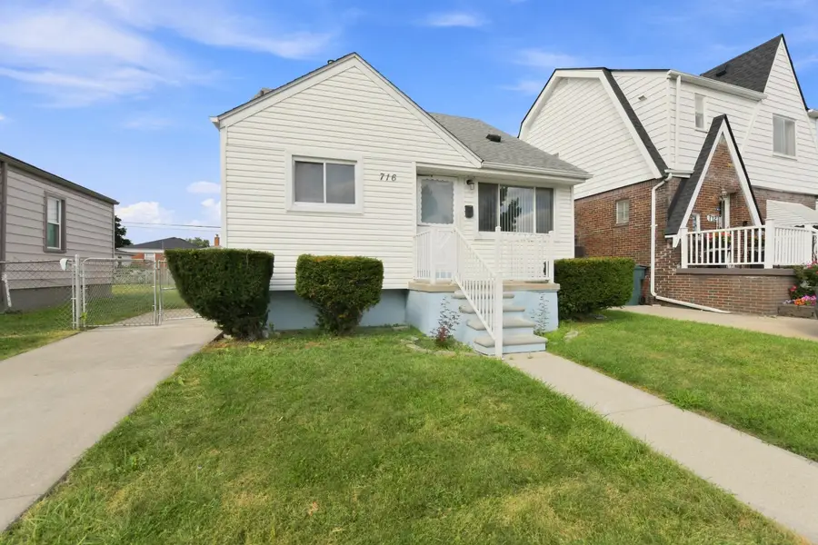 716 Mayflower Avenue, Lincoln Park, MI 48146 - #2