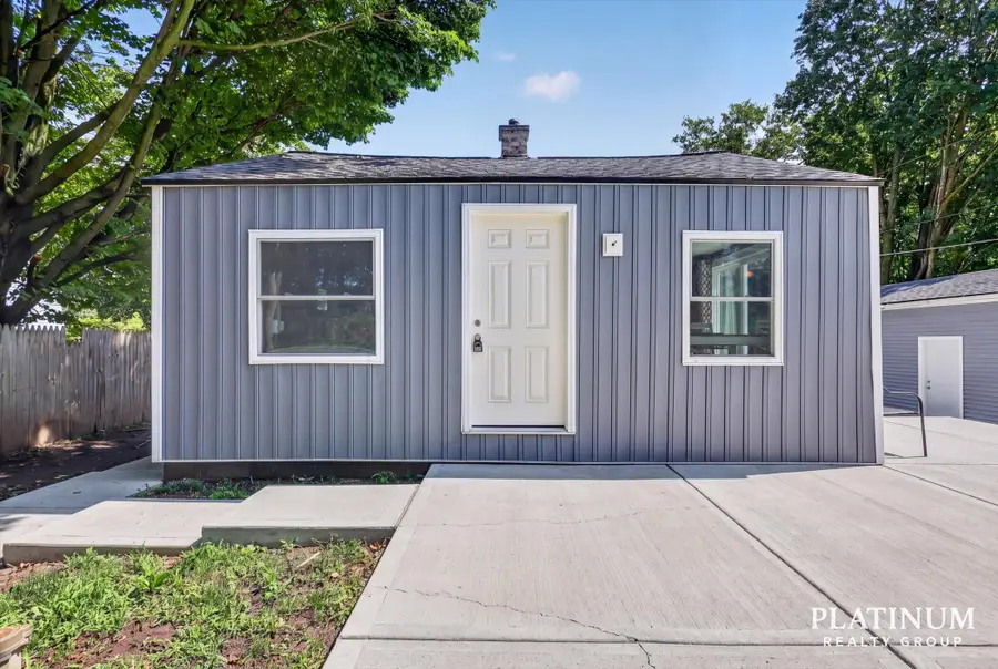 9106 Byron Center Avenue Sw, Byron Center, MI 49315 - #2
