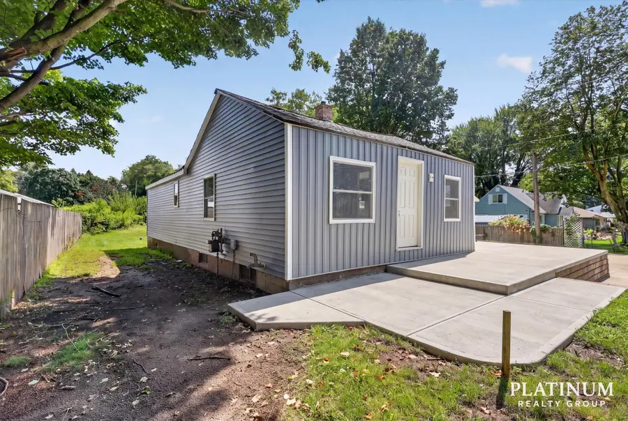 9106 Byron Center Avenue Sw, Byron Center, MI 49315 - #3