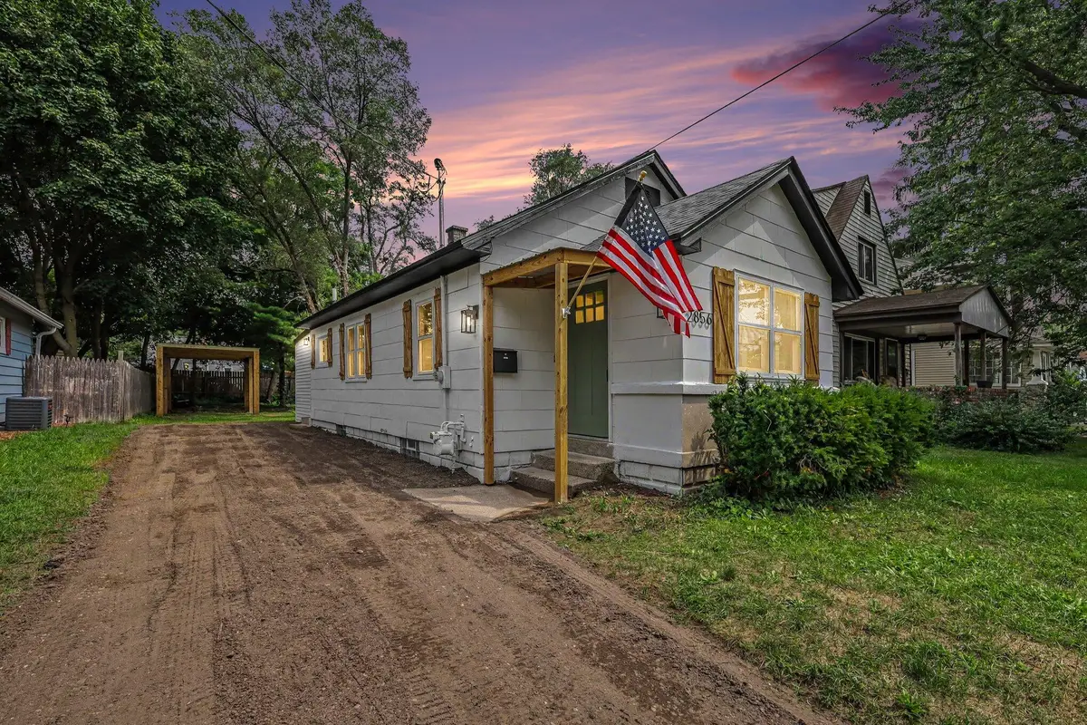 2856 Longstreet Avenue Sw, Wyoming, MI 49509 - #1