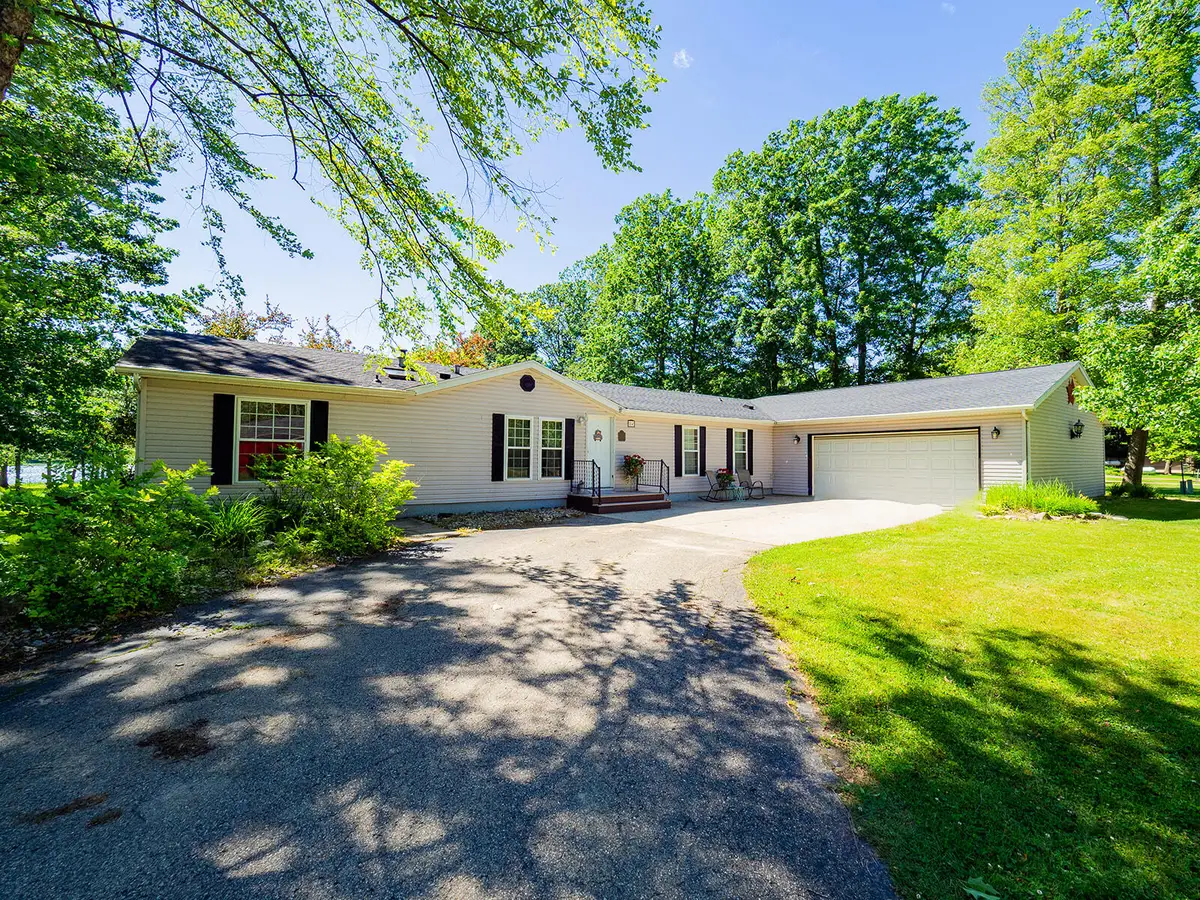 84 Thelen Drive, Gobles, MI 49055 - #1