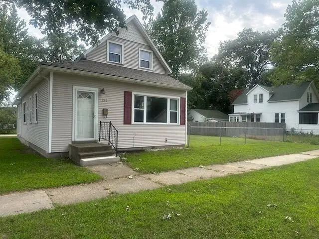 283 W Forest Avenue, Muskegon, MI 49441 - #2
