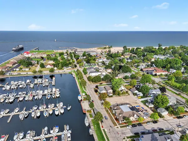 502 W Loomis Street #103, Ludington, MI 49431