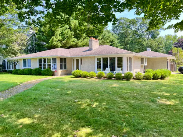 3007 Lakeshore Drive, Fennville, MI 49408