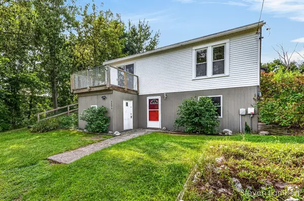 6499 Oakwood Drive, Delton, MI 49046