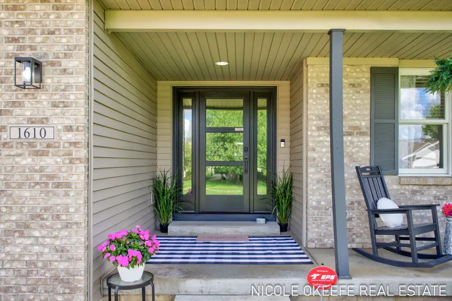 1610 Misty Ridge Sw, Byron Center, MI 49315 - #2