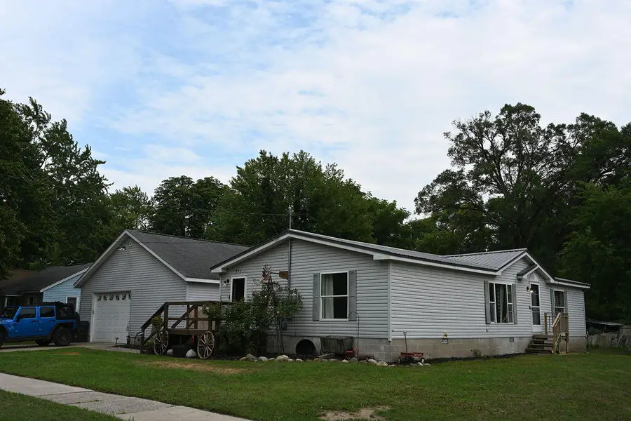 931 W Barney Avenue, Muskegon, MI 49441 - #2