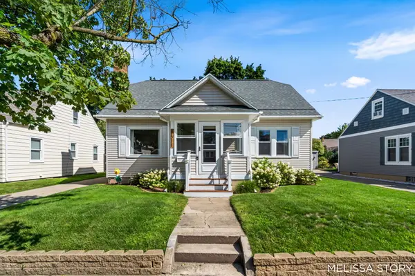 1011 Beechwood Street Ne, Grand Rapids, MI 49505