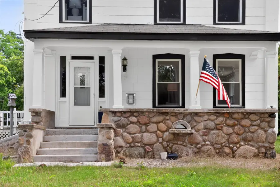 6816 Division Avenue N, Comstock Park, MI 49321 - #3