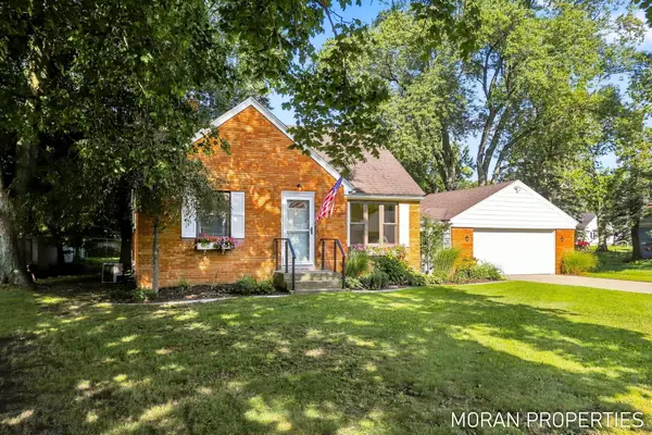 210 Hope Avenue, Holland, MI 49423